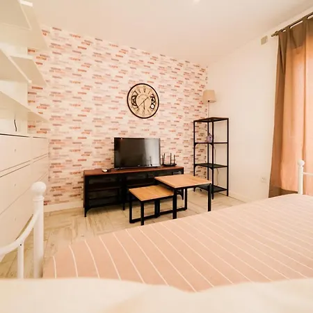 Loft Con Terreno Privado Y Parking Compartido - A 800m De Playa Poniente Vakantiehuis *